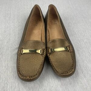 Naturalizer Womens Gadget Closed Toe Boat Shoes, Bronze Metallic, Size 7.5